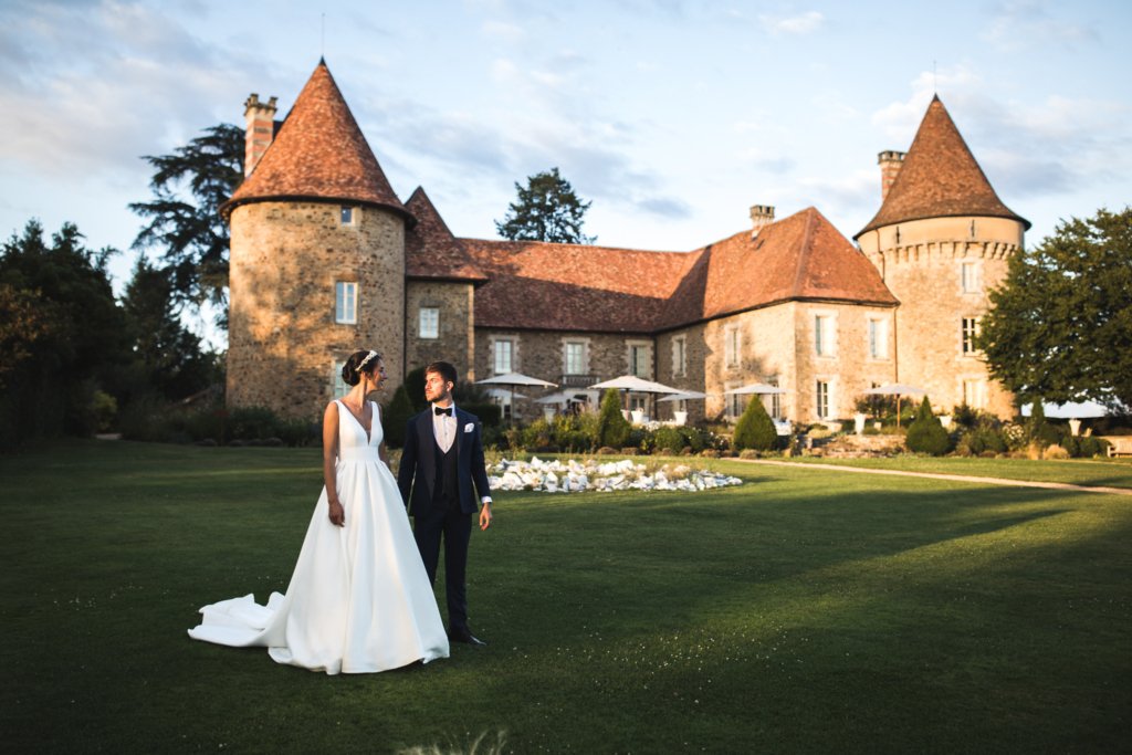 Photo de mariage au Domaine des Étangs à Massignac