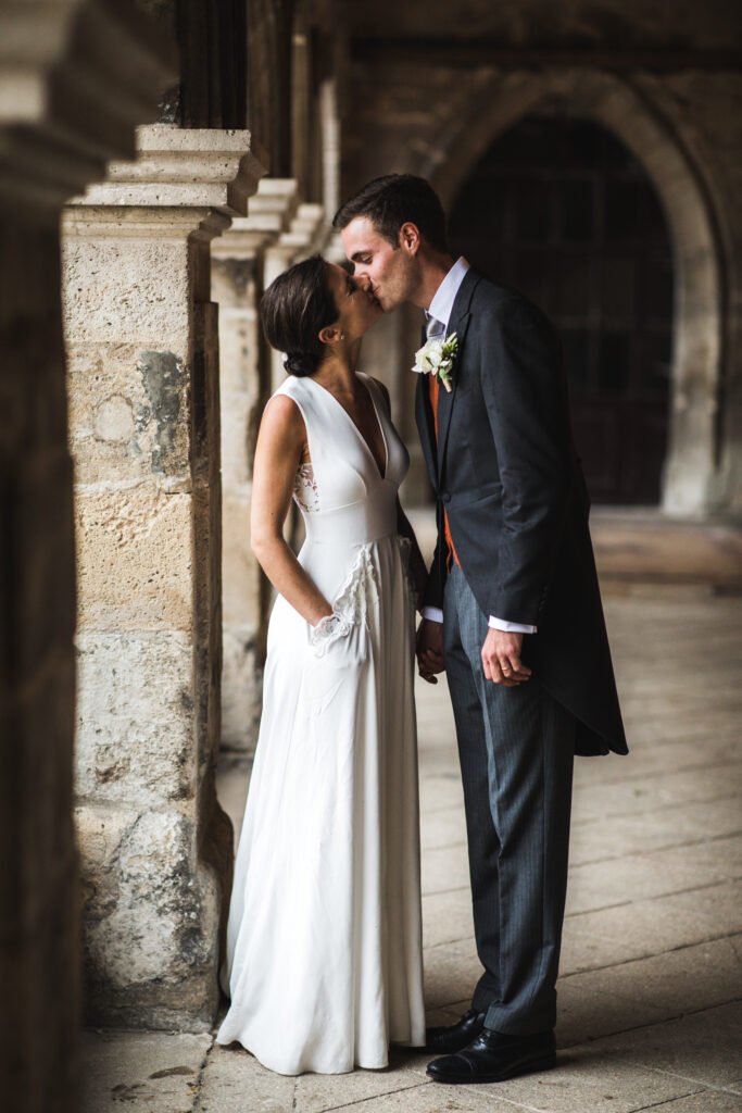 Photo de couple lors d'un mariage à l'Abbaye Royale du Moncel
