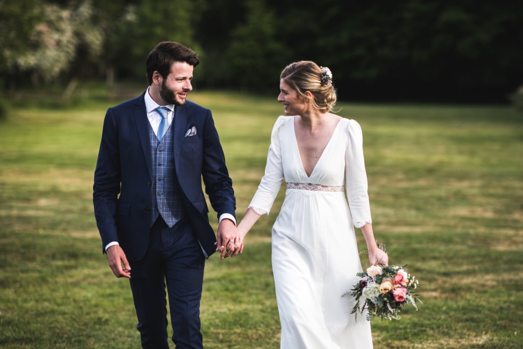 couple au domaine de montireau lors du mariage